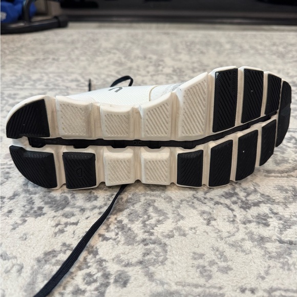 ON Running Women’s Cloud X 3 White and Black Sneakers - Picture 9 of 16